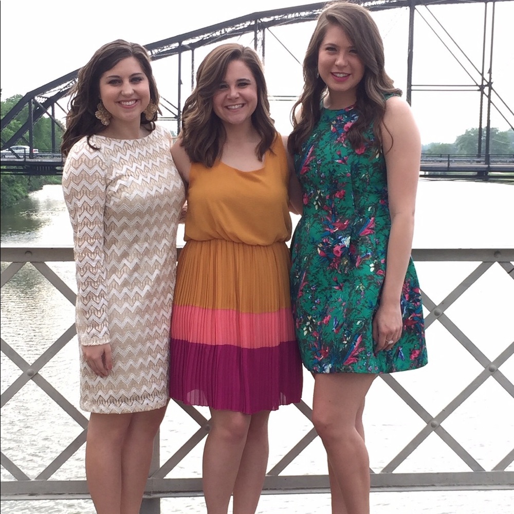 Gold and White Stripe Dress - Size 8 - Picture 2 of 2